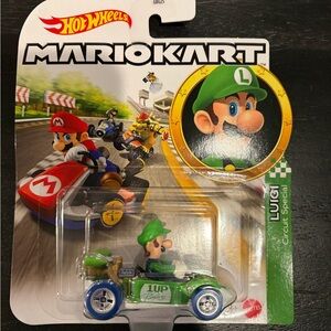 Hot Wheels Mario Kart Luigi Circuit Special Toy Car - Green
